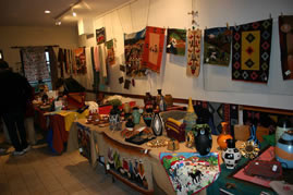 Ayllu et Partage sans Frontières sur stand de vente à Chabeuil le 07 décembre 2008 avec le Sel et Fabricado